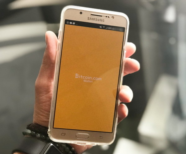 Bitcoin.com wallet on Samsung phone